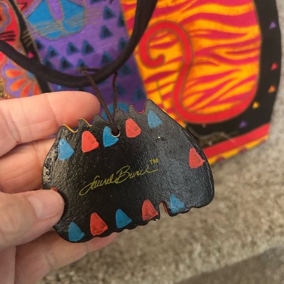 Vintage Laurel Burch Feline Friends 3 Cats Tote. With wooden charm. Zip top. - Picture 8 of 14